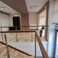 Lokal na parterze klimatyzacja duże witryny