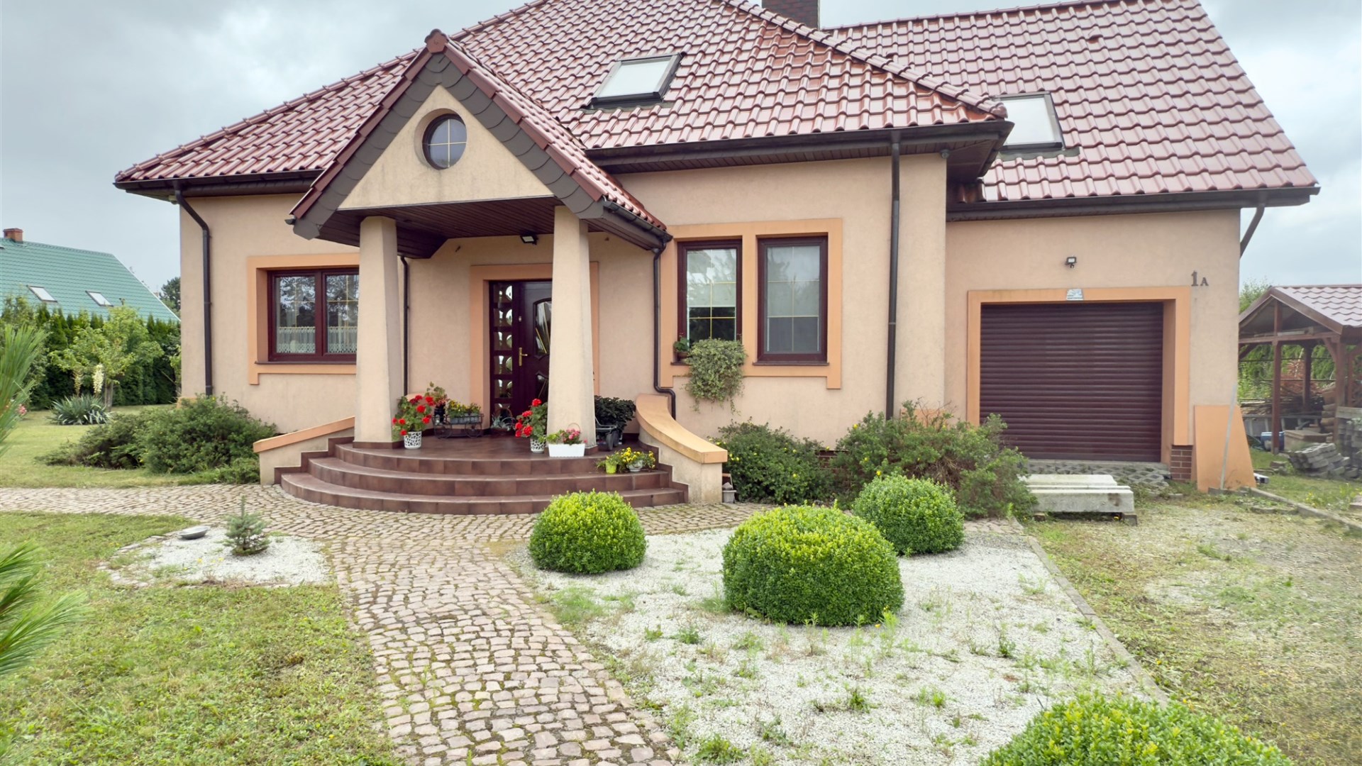 Dom na sprzedaż