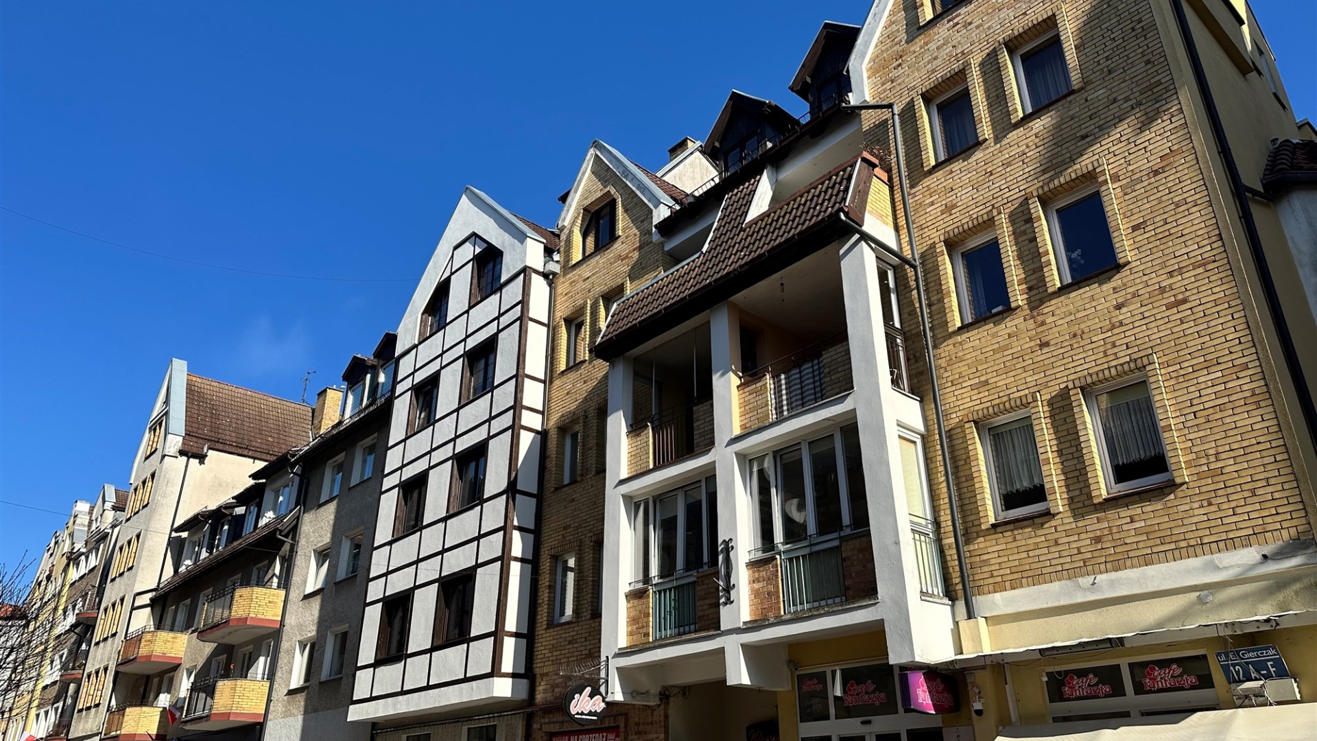 dwupokojowe + kuchnia z balkonem na Starówce