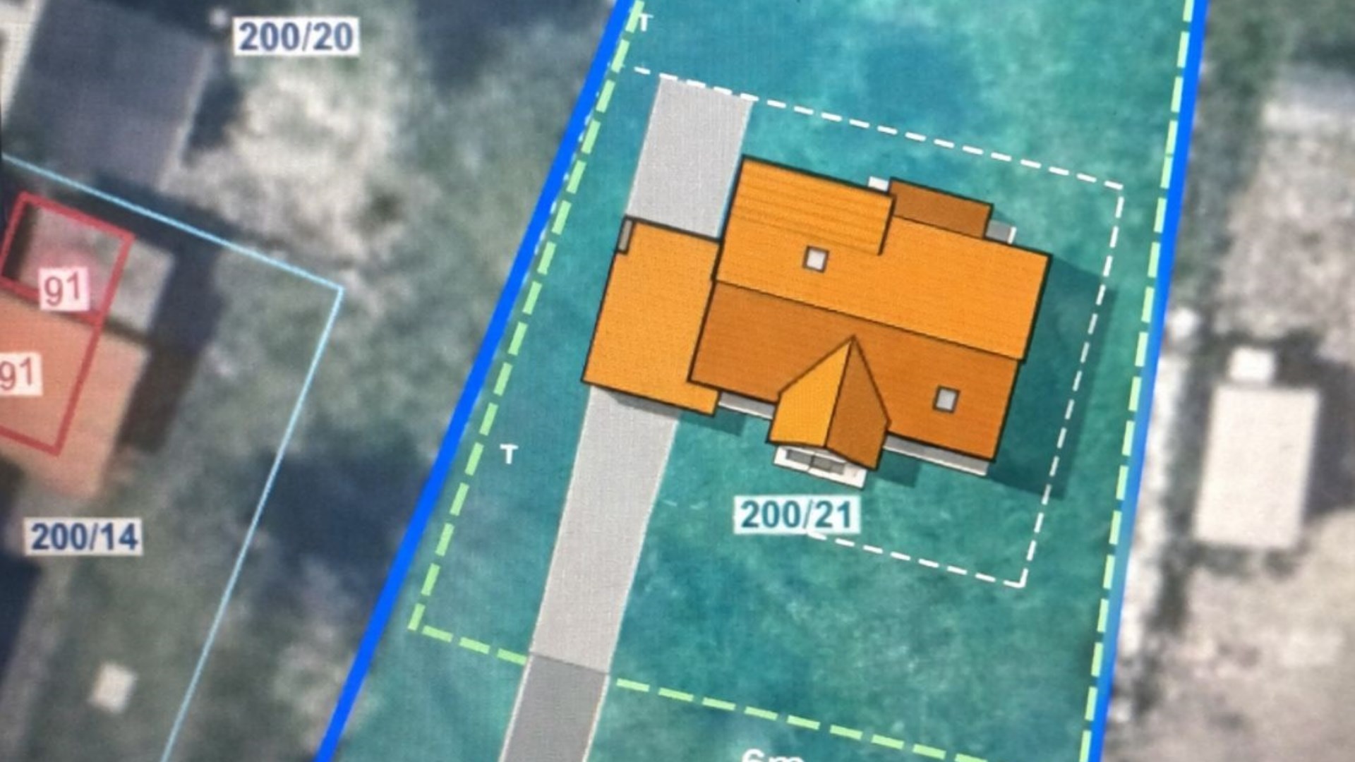 Działka Dołuje z kanalizacją . Warunki zabudowy. 