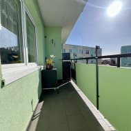 Przestronne i jasne z dużym balkonem typu loggia 