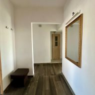 Przestronne i jasne z dużym balkonem typu loggia 