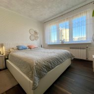 Przestronne i jasne z dużym balkonem typu loggia 