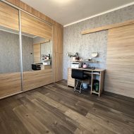 Przestronne i jasne z dużym balkonem typu loggia 