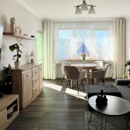 Przestronne i jasne z dużym balkonem typu loggia 