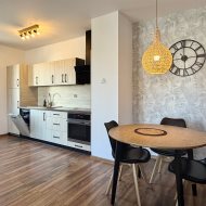 Do wynajęcia mieszkanie, os. zamknięte, basen.