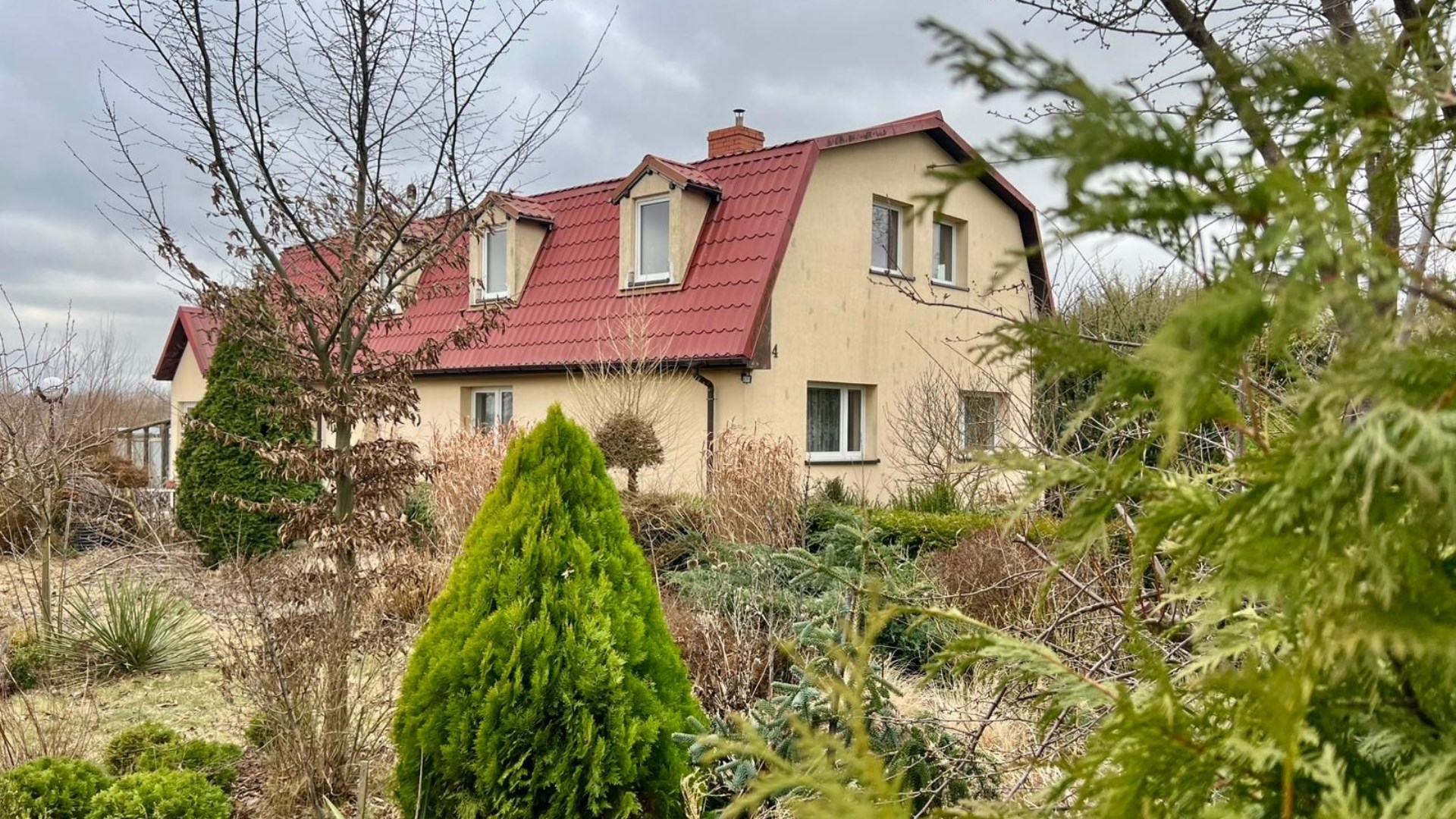  Dom z nagradzanym ogrodem/ duży taras/ garaż 