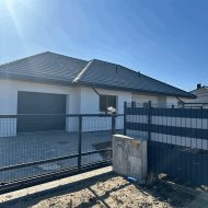 Nowy dom, gotowy do zamieszkania.