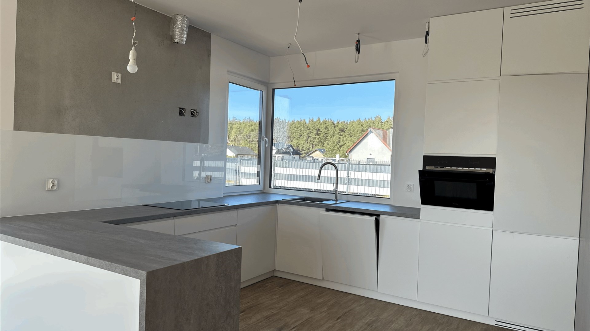 Nowy dom, gotowy do zamieszkania.