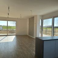 Nowy dom, gotowy do zamieszkania.