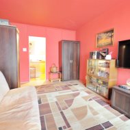 2 pokojowe mieszkanie do remontu w centrum.