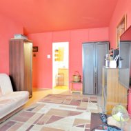 2 pokojowe mieszkanie do remontu w centrum.