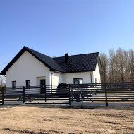 Nowy dom parterowy w Konikowie.