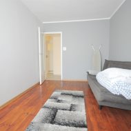 3 pokoje na starówce na minimum rok!