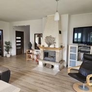 Dom jednorodzinny z osobnym garażem na 2 pojazdy