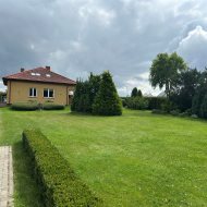 Dom jednorodzinny z osobnym garażem na 2 pojazdy