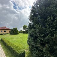 Dom jednorodzinny z osobnym garażem na 2 pojazdy