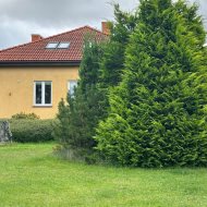 Dom jednorodzinny z osobnym garażem na 2 pojazdy