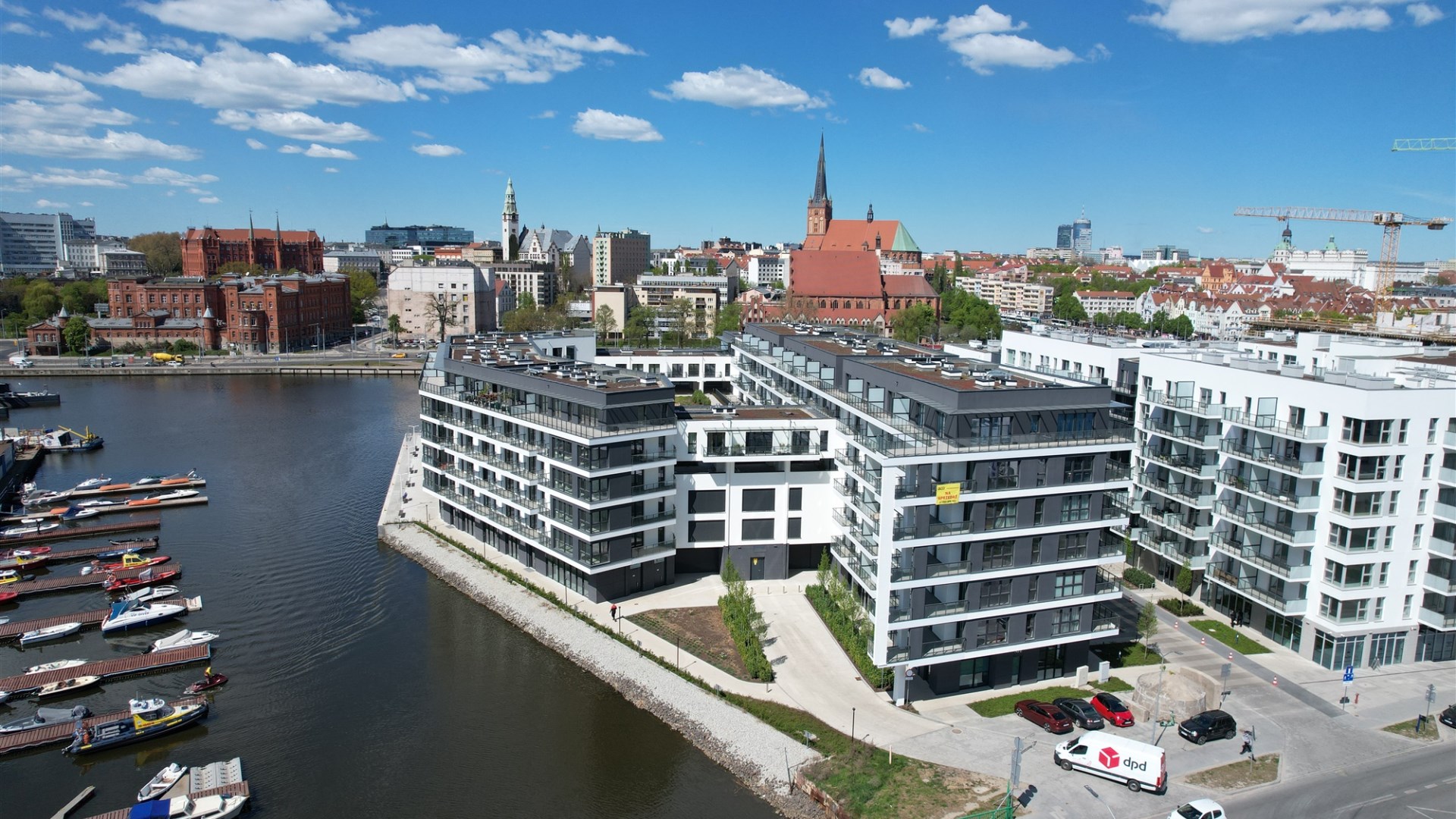 Apartament widokiem na rzekę i dużym tarasem 