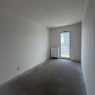 Apartament widokiem na rzekę i dużym tarasem 