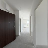 Apartament widokiem na rzekę i dużym tarasem 