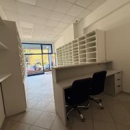 Lokal w centrum miasta , blisko Katedry.