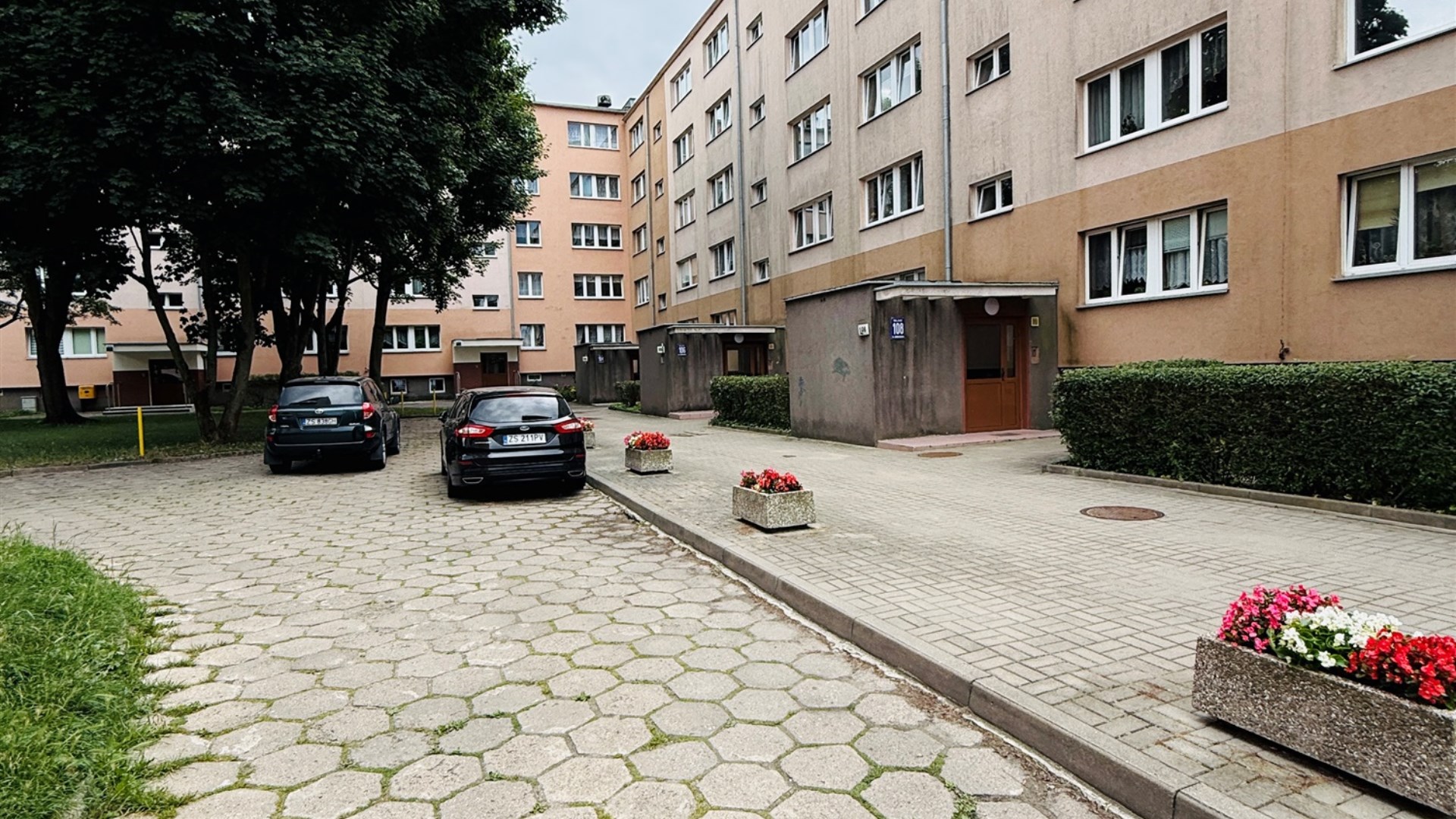 Dwa pokoje na Zawadzkiego