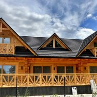 Dom z bali nad morzem, 3 apartamenty dwupoziomowe 