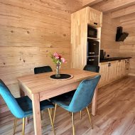 Dom z bali nad morzem, 3 apartamenty dwupoziomowe 
