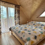 Dom z bali nad morzem, 3 apartamenty dwupoziomowe 