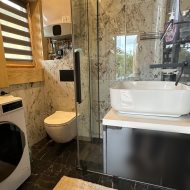 Dom z bali nad morzem, 3 apartamenty dwupoziomowe 