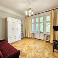 Duże 2 - pokojowe mieszkanie z balkonem przy parku